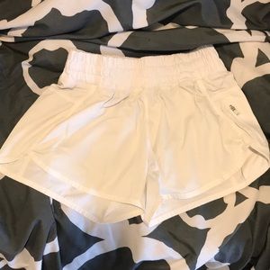 lulu lemon white shorts